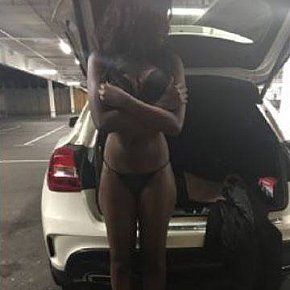 Brown-Shuga escort in Bedford offers sexo oral sem preservativo até finalizar services