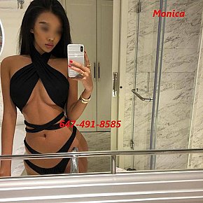 Monica escort in Toronto offers Kissing services