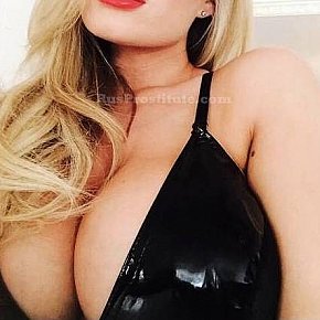 Greta Superpeituda escort in London offers Masturbação services