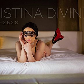 christina-divine escort in Montreal offers Deep Throat (Gola profonda) services