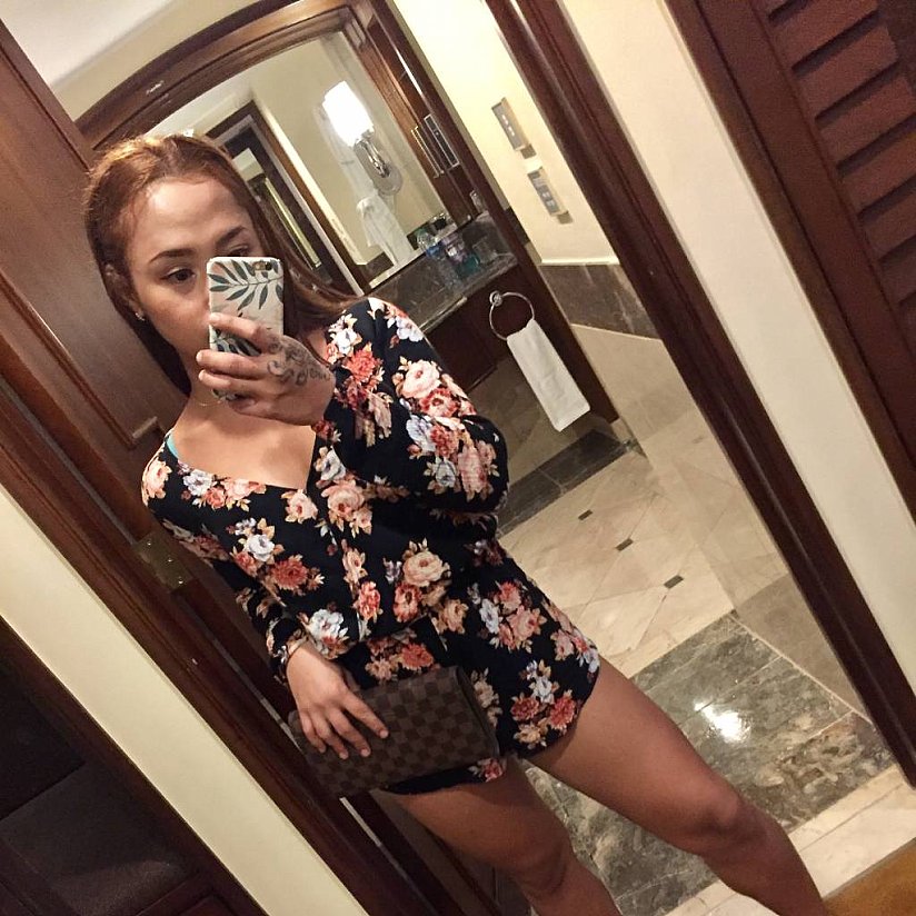 Ladyboy-kayelha