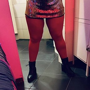 Hot girl in Antwerpen offers dildo play/toys