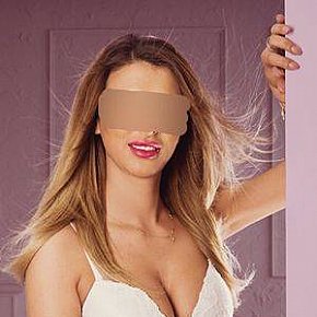 Sara escort in Munich offers sexo oral com preservativo services