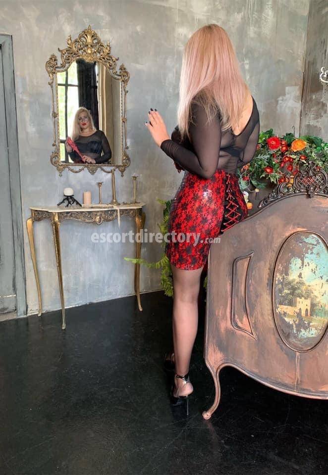 Mistress Helene Nuar performs Dildo/Jucării, escort in Riyadh