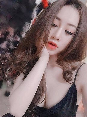 Sarah escort in Kuala Lumpur offers 69 Position services