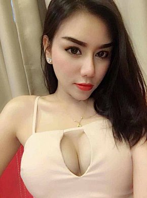 Kelly Model /Ex-model
 escort in Kuala Lumpur offers Blowjob without Condom services