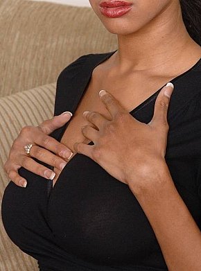 BOBBI-BOBBINS Model /Ex-model
 escort in Edmonton offers Spanking (give) services