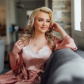 Karina-Valentina Superbunduda escort in Toronto