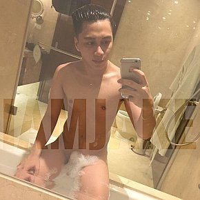 IamJake escort in Makati offers Pipe sans capote services