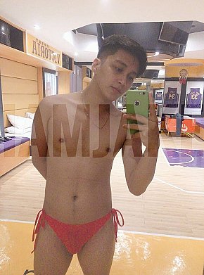 IamJake escort in Makati offers Fingering services