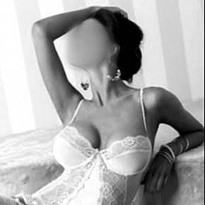 Yvette escort in Budapest offers Pipe sans capote et jouir services