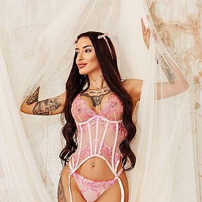 Chloe escort in Wien offers Girlfriend Experience(GFE) services