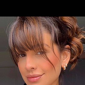 Kelly escort in Brussels offers Kissing if good chemistry services
