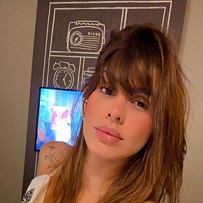 Kelly escort in Brussels offers Fingering services