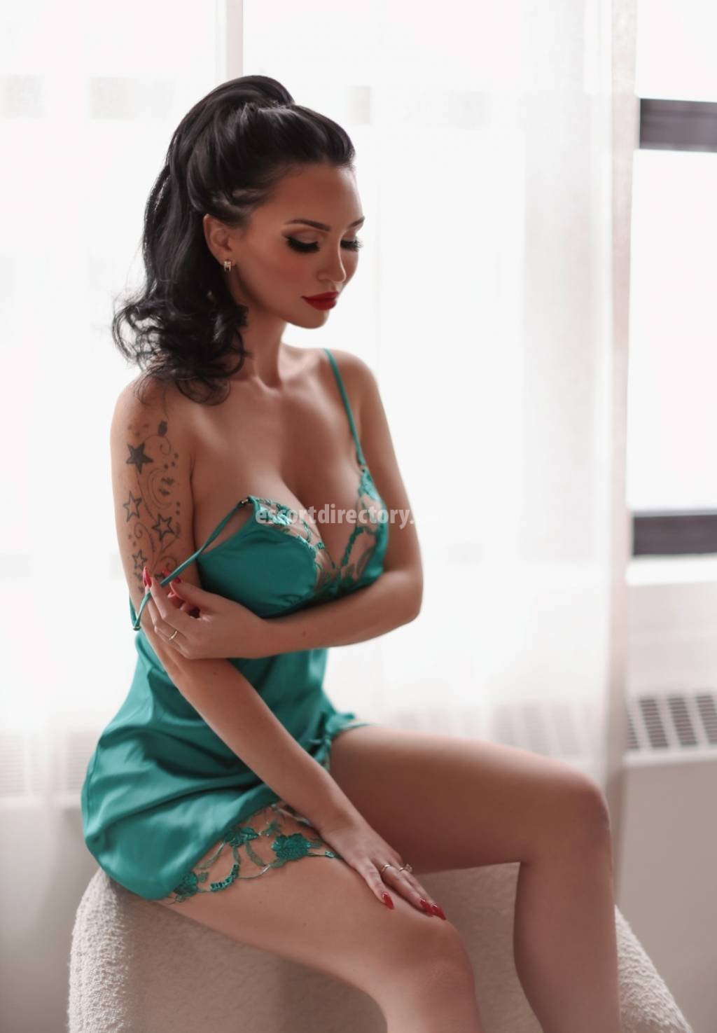 Anna-Belle escort in Montreal offers Handjob services