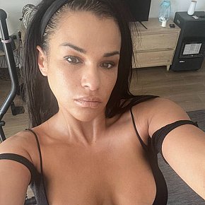 Bella escort in Marbella offers Kissing if good chemistry services