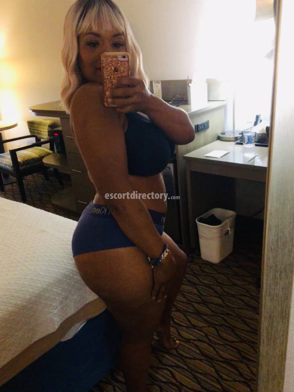 Rae Monroe Escort