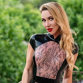 Hot girl in Geneva offers Strapon
