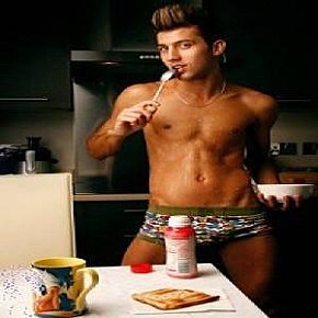 Matheo escort in London offers Sexe dans différentes positions services