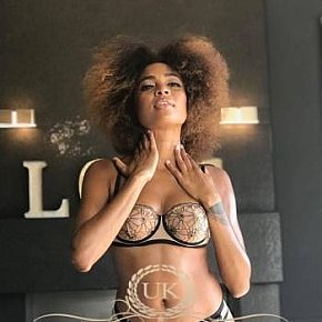 Luna-Corazon escort in Budapest
