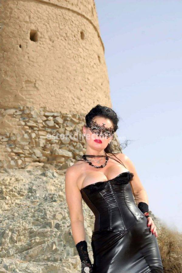 Hot girl in Warsaw offers Strap on