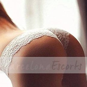 Victoria escort in Barcelona offers Kissing services