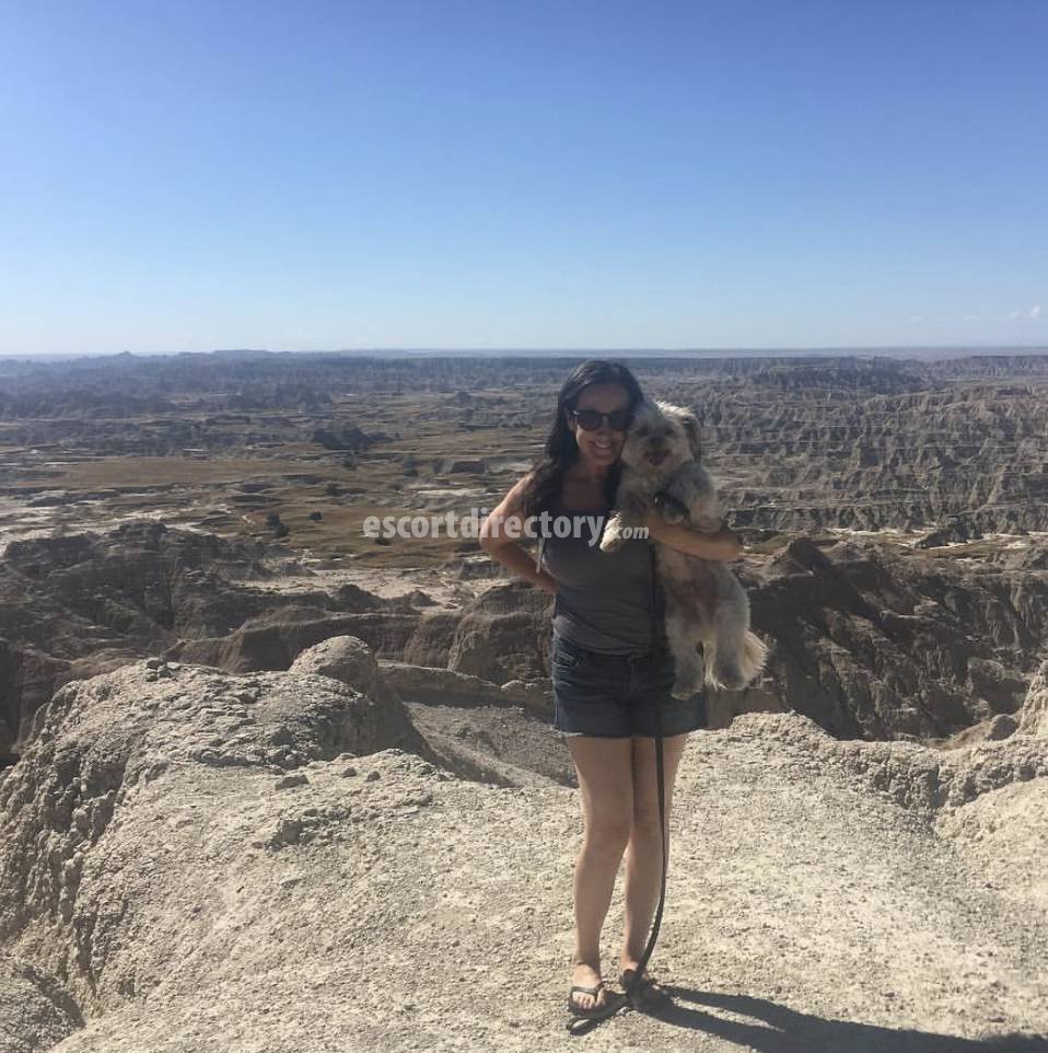 Hot girl in London offers Strap on