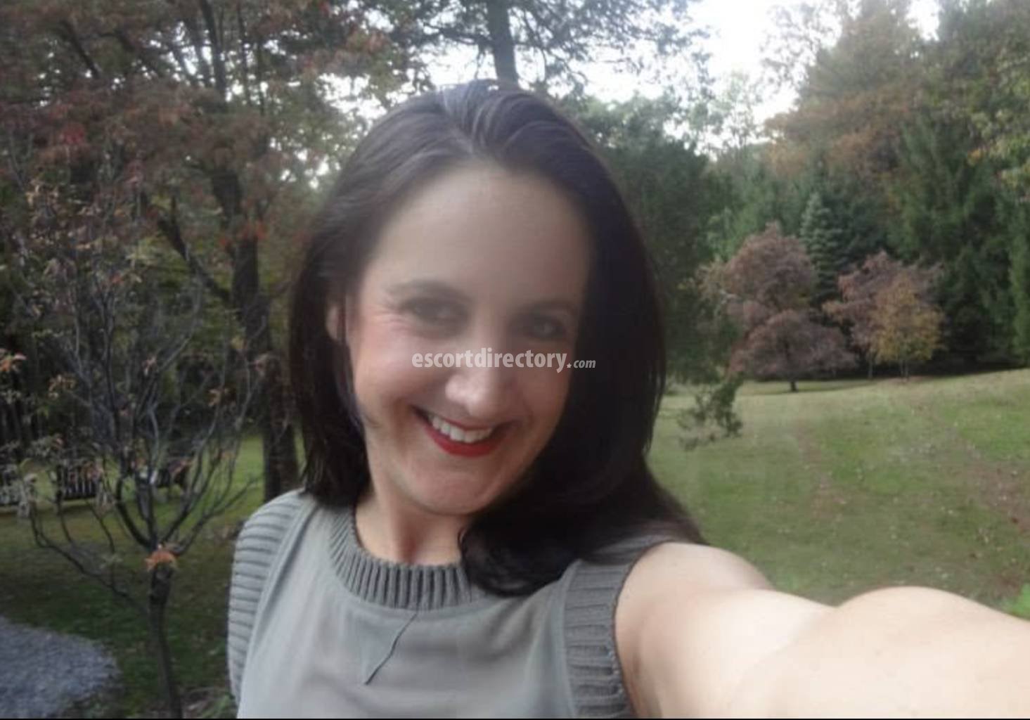 Dr Resa performs Sex în Diferite Poziţii, escort in London