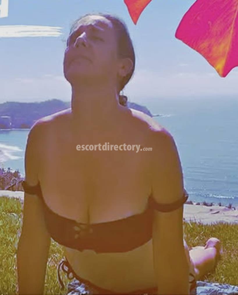 Hot girl in London offers Masaj erotic