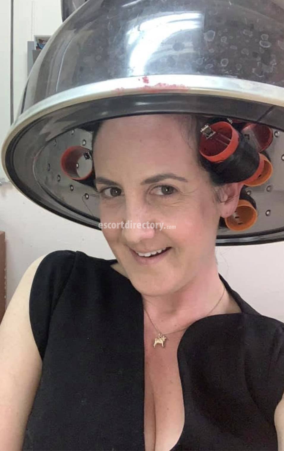 Dr Resa performs Sborrata sull corpo, escort in London
