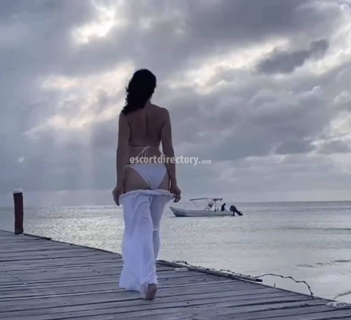 Dr Resa performs Sesso in posizioni diverse, escort in London