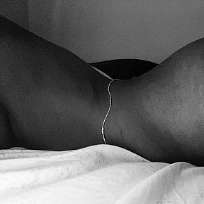Blackbarbie escort in Accra offers Deep Throat (Gola profonda) services
