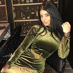 MIKA-YUMMY Model/Ex-Model escort in Paris offers Ins Gesicht spritzen services