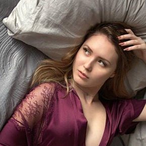 Chantelle Mature escort in Amsterdam offers Girlfriend Experience (GFE) services