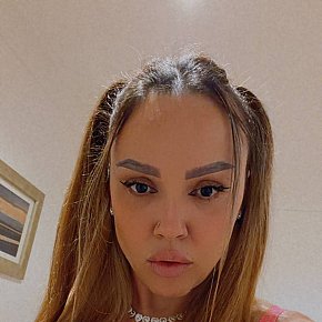 Julia escort in London offers Mamada con condón
 services