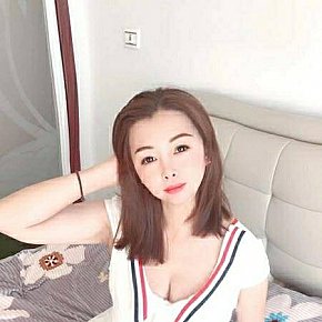Asian-Ladies Madura escort in  offers Beijo francês services