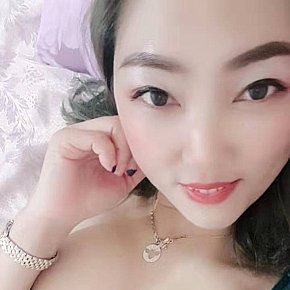 Asian-Ladies Completamente Natural escort in  offers Beija se rolar química services