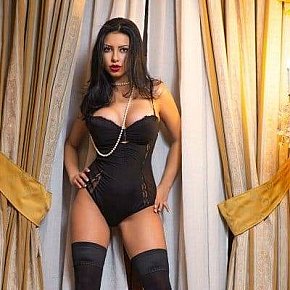 Carmen Sin Operar escort in Bucharest offers Mamada con condón
 services