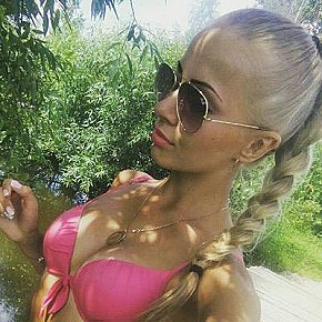 Darya escort in Chisinau offers Pipe sans capote avec ingestion services