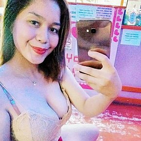 Aphrodite Mature escort in Davao offers French Kissing services