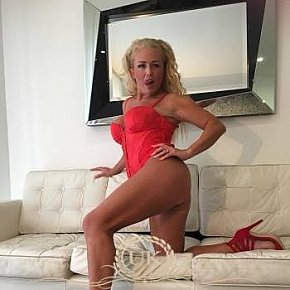 Rebecca-Smythe Model /Ex-model
 escort in London offers Erotic massage services