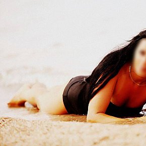Mirka Madura escort in  offers Massagem intima services
