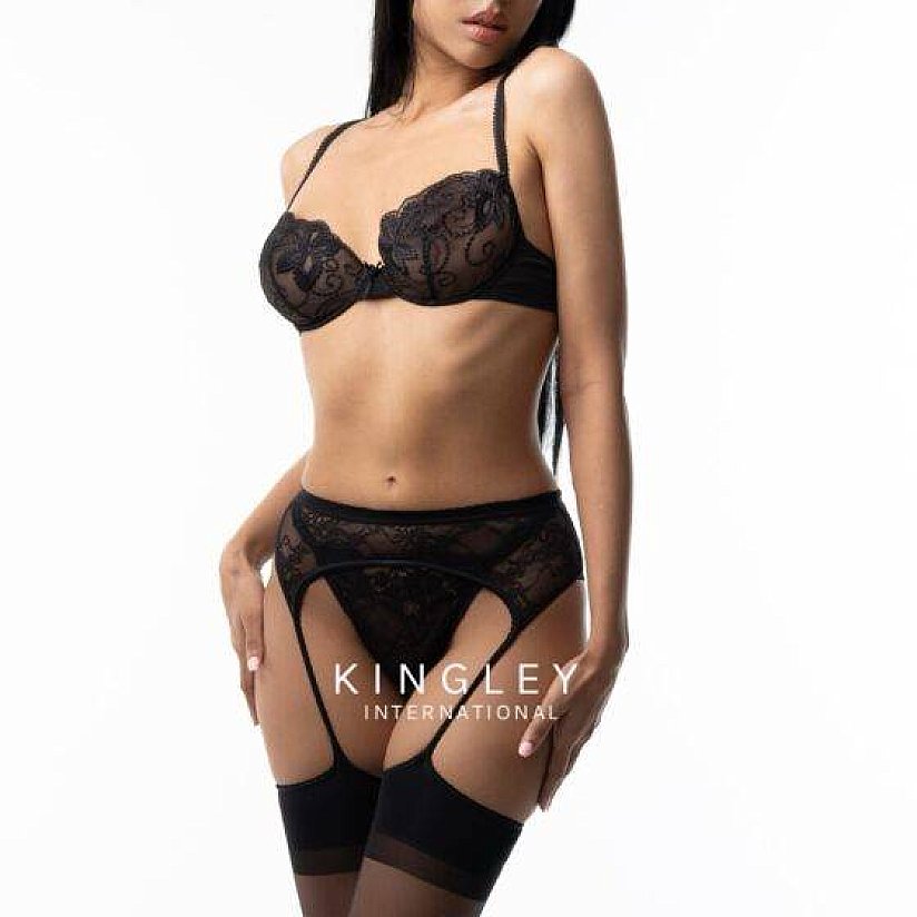 ELITE MODEL KAROLINA, escort in Singapore City