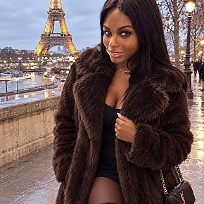 FLAVIA-TRANS-SEXY Vip Escort escort in Cannes offers Massagem erótica services