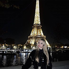 Nelly_M Model /Ex-model
 escort in Paris offers Cum in Mouth services