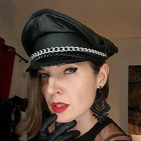 Hot girl in Lisbon offers Cinta
