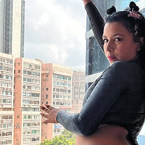 Hot girl in Hong Kong offers Pipe avec capote