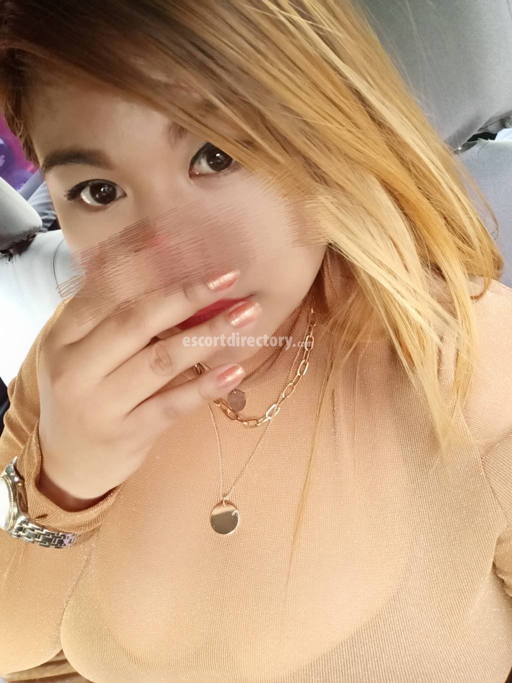 Hot girl in Manila offers Strap on