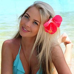 Britney Super Busty
 escort in Moscow offers Kissing services
