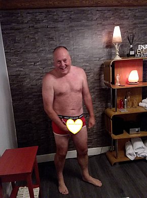Guy Student(in) escort in Truro offers Intimmassage services